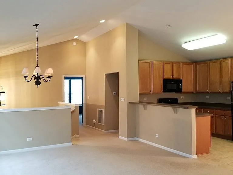 2444 Emily Ln #2444 — Photo 4