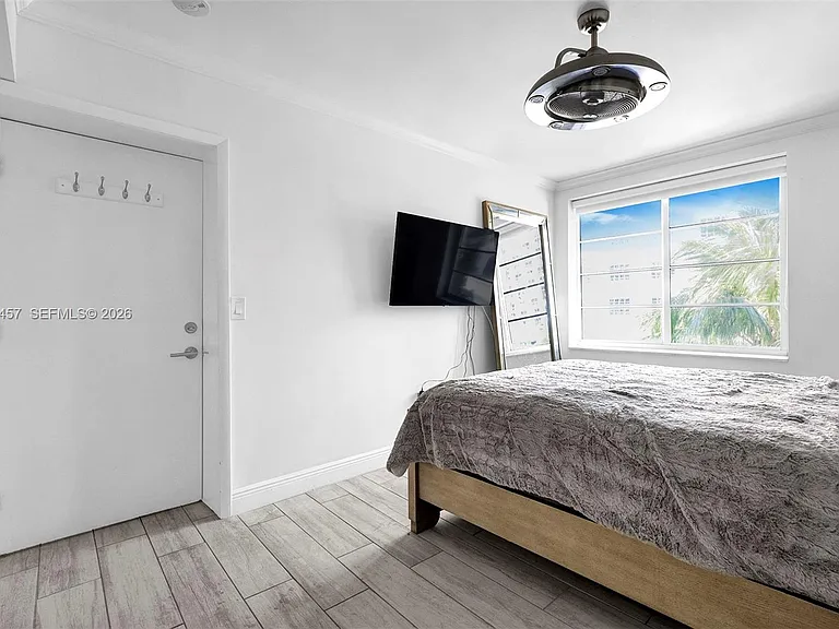 1460 Ocean Dr #305 — Photo 9