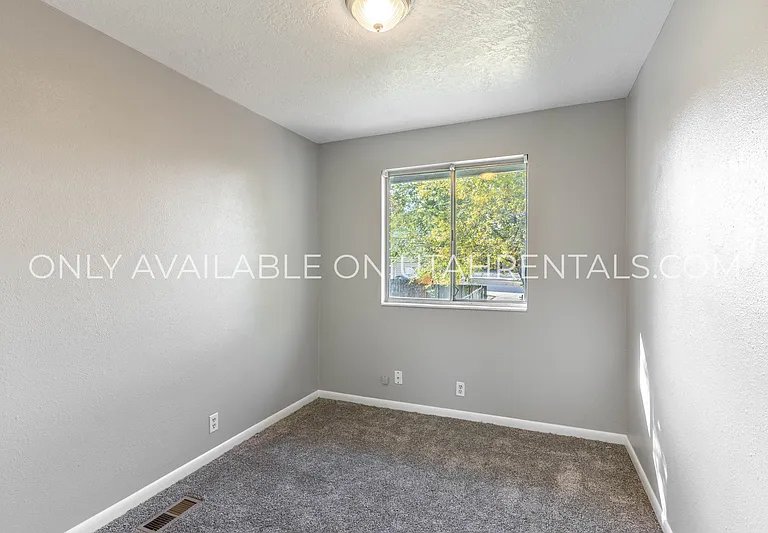4420 S Dean Cir #B — Photo 11