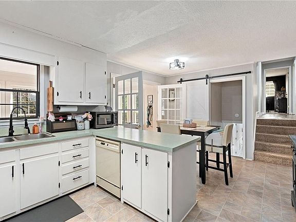 5th image of 170 Cliffwood Dr