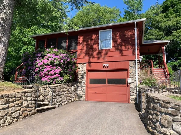 83 Litchfield Ave, Southbridge, MA 01550