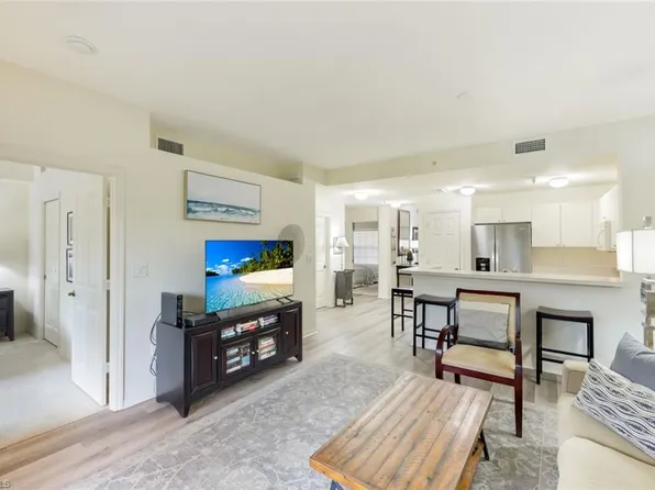 4455 Botanical Place Cir, Naples, FL