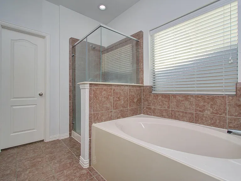 22314 Mosshall Ct — Photo 35