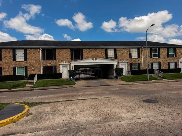 2201 Fountain View Dr APT 20, Houston, TX 77057