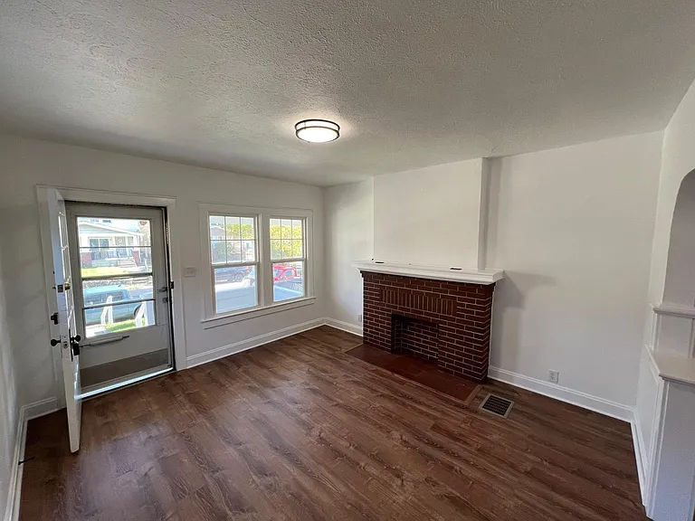 1225 S Champion Ave — Photo 10