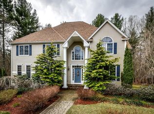 10 Falcon Ridge Dr, Hopkinton, MA 01748