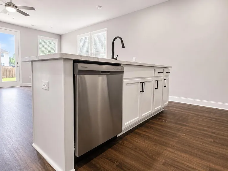 820 Alma Square Dr — Photo 8