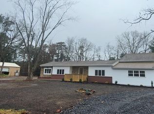 226 Fenimore Dr, Williamstown, NJ