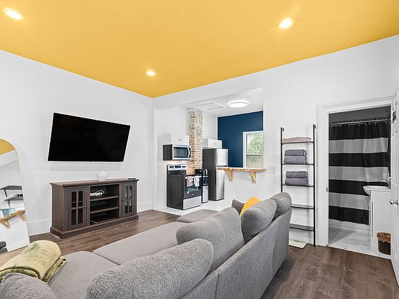 2nd image of 14 Ellis St #16