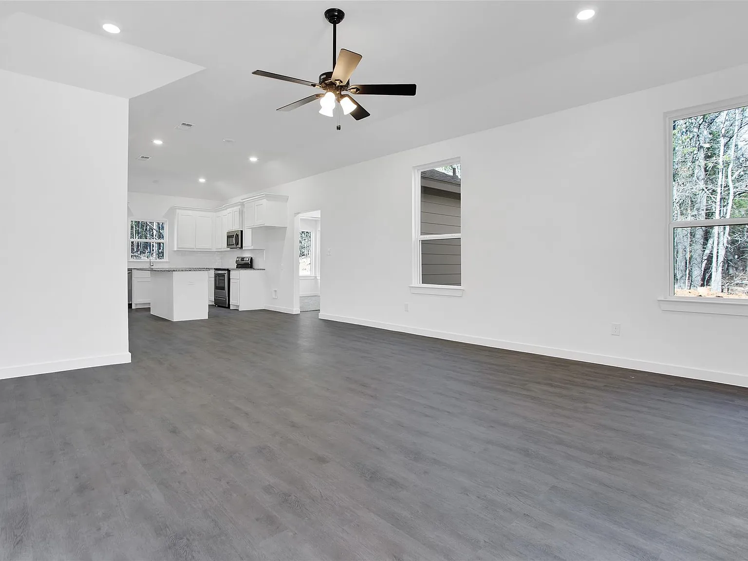 4 bed, 1590 sqft, $2,250 — Photo 2