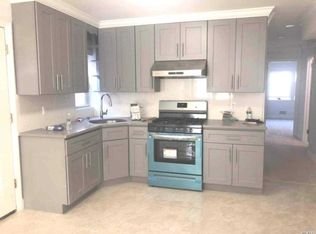 22715 57th Rd, Flushing, NY 11364