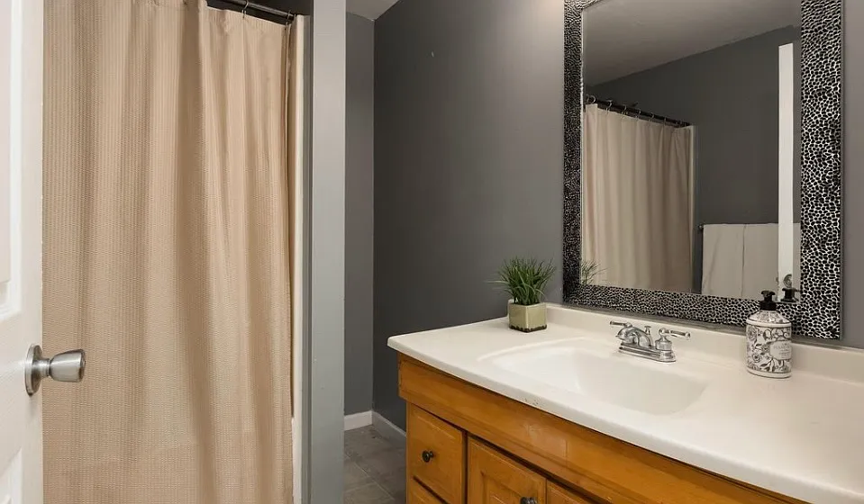 4712 Montview Dr — Photo 2