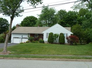 13 Greenbriar Rd, Parsippany, NJ 07054