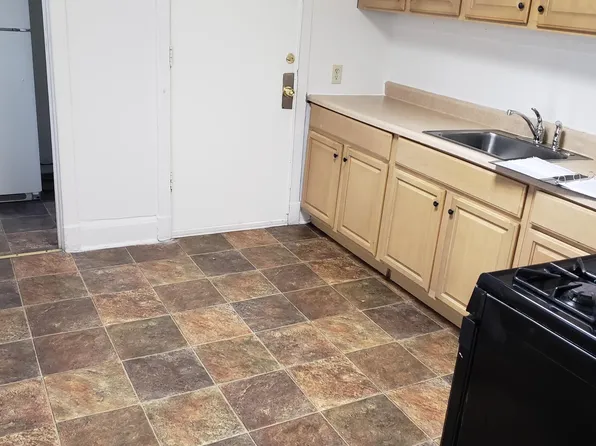 90 Park Rd, West Hartford, CT 06119