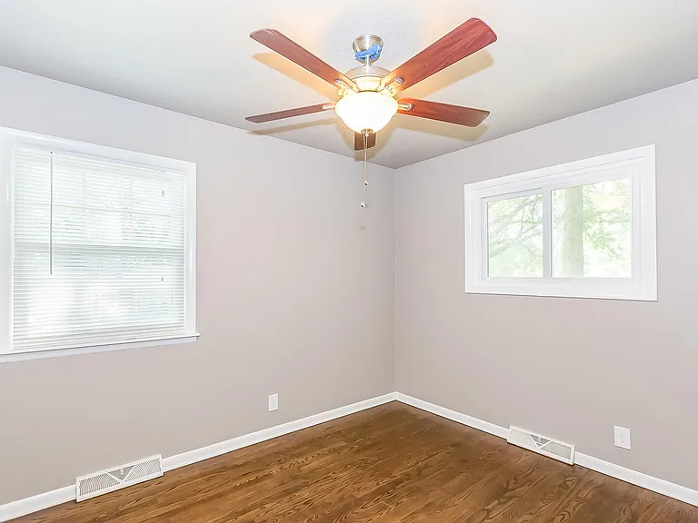 5800 N Belton Ave — Photo 18