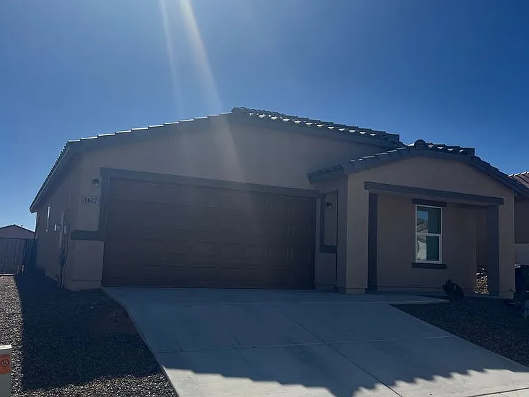 1617 W Cottonwood Bluffs Dr — Photo 2
