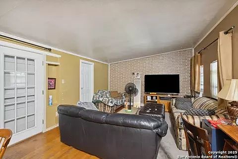 5th image of 355 Altgelt Ave #1