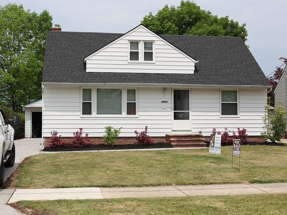 1st image of 30807 Willowick Dr