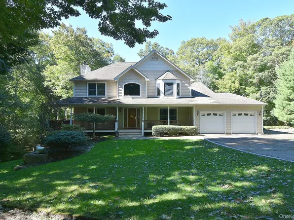 230 W Woodland Drive, Wading River, NY 11792