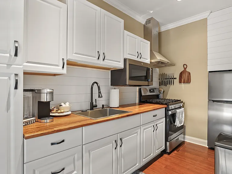 1233 Wilmington Island Rd #C — Photo 10