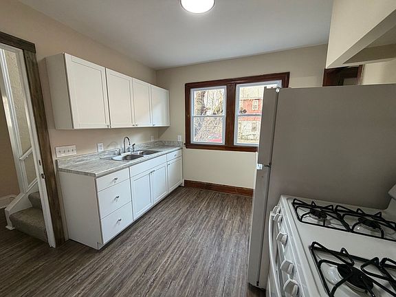 3rd image of 14102 Glenside Rd #14104