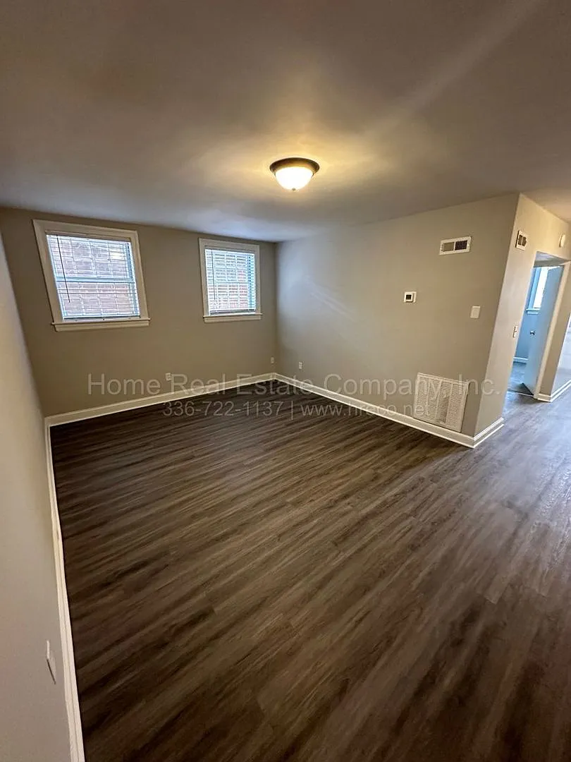 Colonial Arms Apartments | 805 West End Blvd Apt B-4 — Photo 2