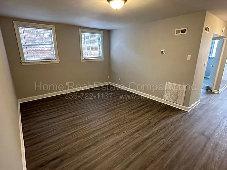 805 W End Blvd #B-4 — Photo 2