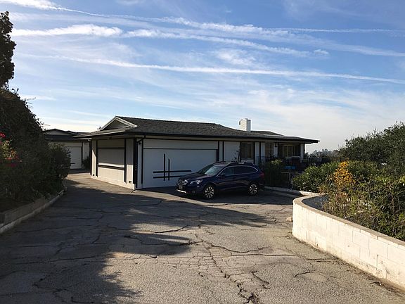 Leasing second unit (back house in this picture)