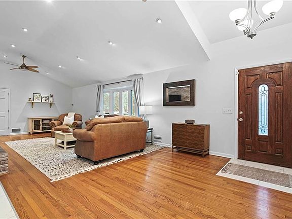 5th image of 7007 W 66th Ter