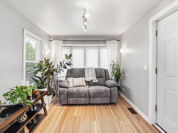 4th image of 7709 W Addison St