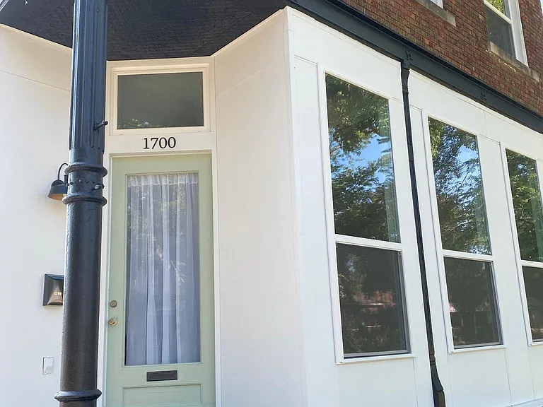 1700 S College St #0 — Photo 15