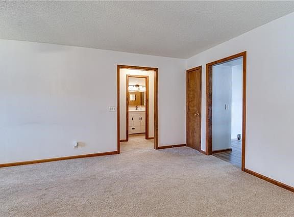 2nd image of 4225 Douglas St