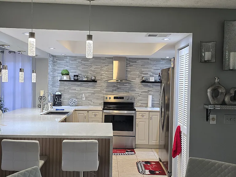 1116 SE Menores Ave — Photo 10