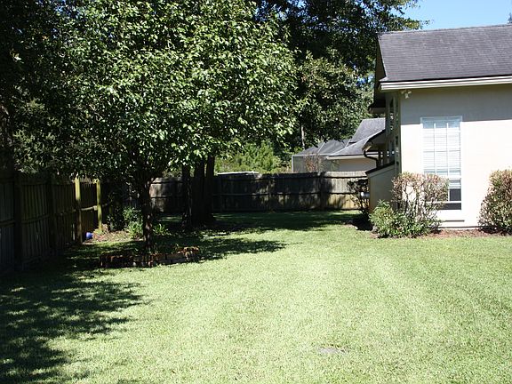 Private Fenced Back yard
