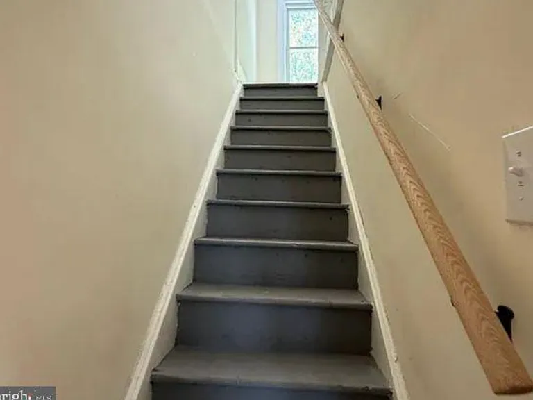510 N Hermitage Ave — Photo 2