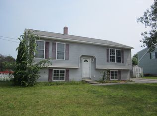 7 Class St, Lewiston, ME 04240