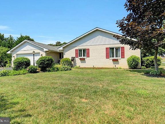 3rd image of 3595 Eagle Dr