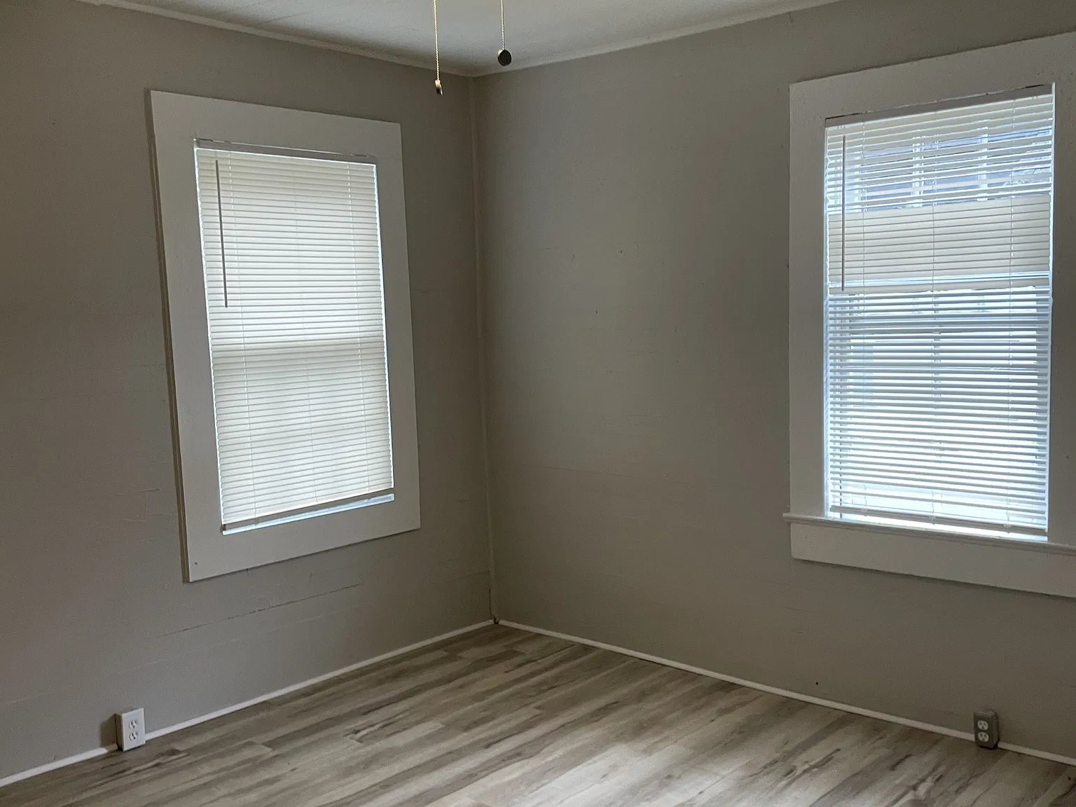 403 Render Street - 1 — Photo 4
