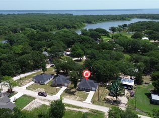 804 Hemlock Dr, West Tawakoni, TX 75474