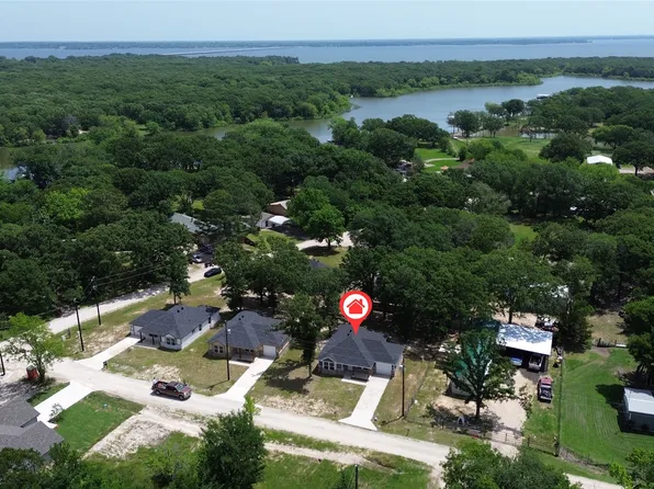 804 Hemlock Dr, West Tawakoni, TX 75474