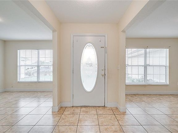 5th image of 6708 Ashbury Dr