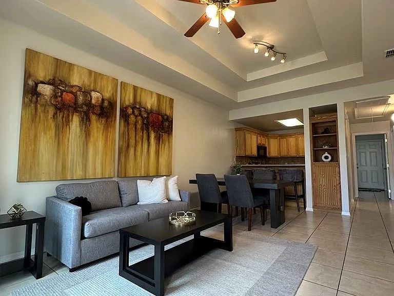 2000 Westminster Cir #2048 — Photo 2