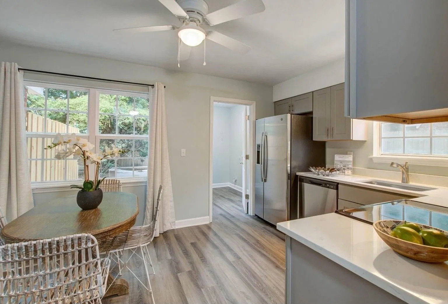 2 bed, 1.5 bath, 1168 sqft, $2,265 — Photo 4