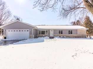 3307 Moraine Dr, Hubertus, WI 53033