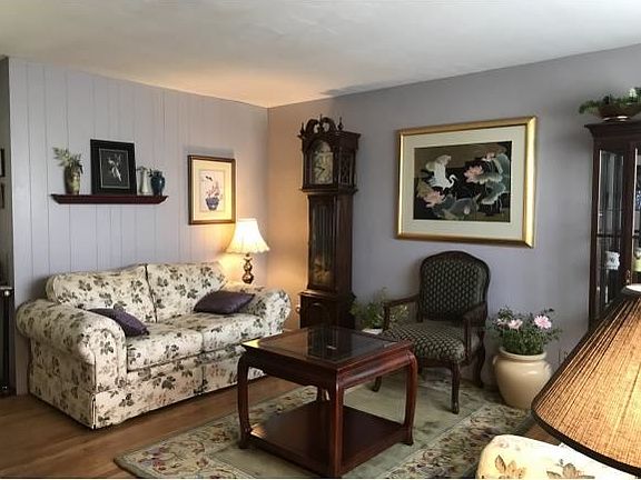 3rd image of 69 Kendall Ave