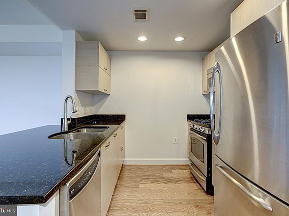 4th image of 2451 Midtown Ave APT 1223