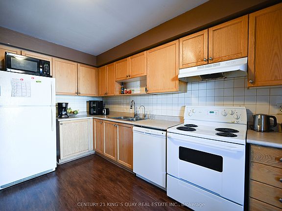 4th image of 50 Crittenden Dr