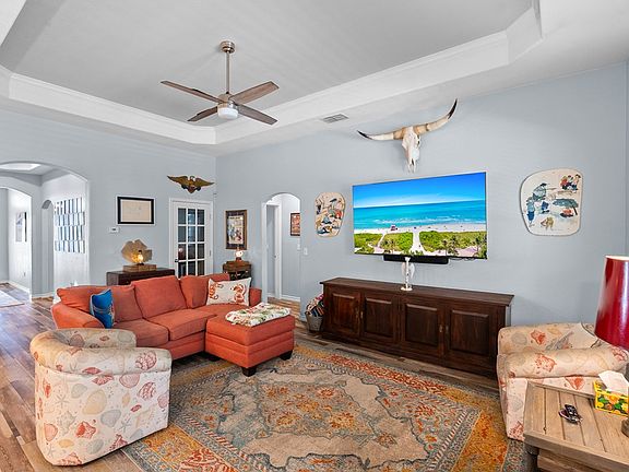 5th image of 110 Beacon Ln