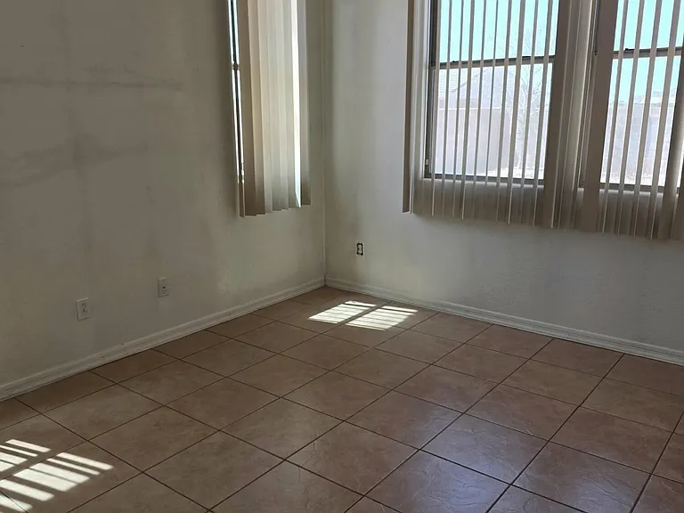 12600 W Diaz Dr — Photo 6