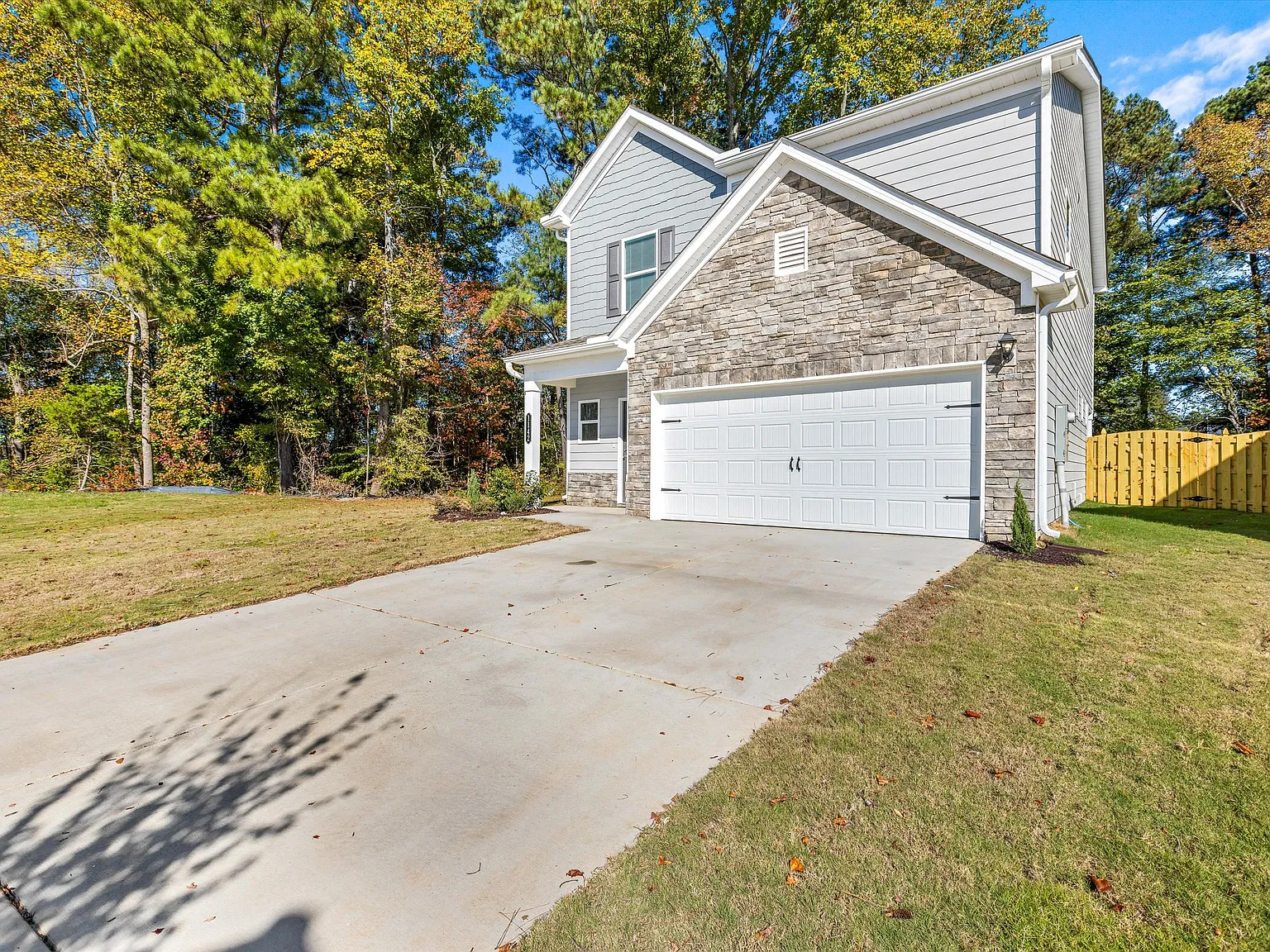 3 bed, 1909 sqft, $2,200 — Photo 3